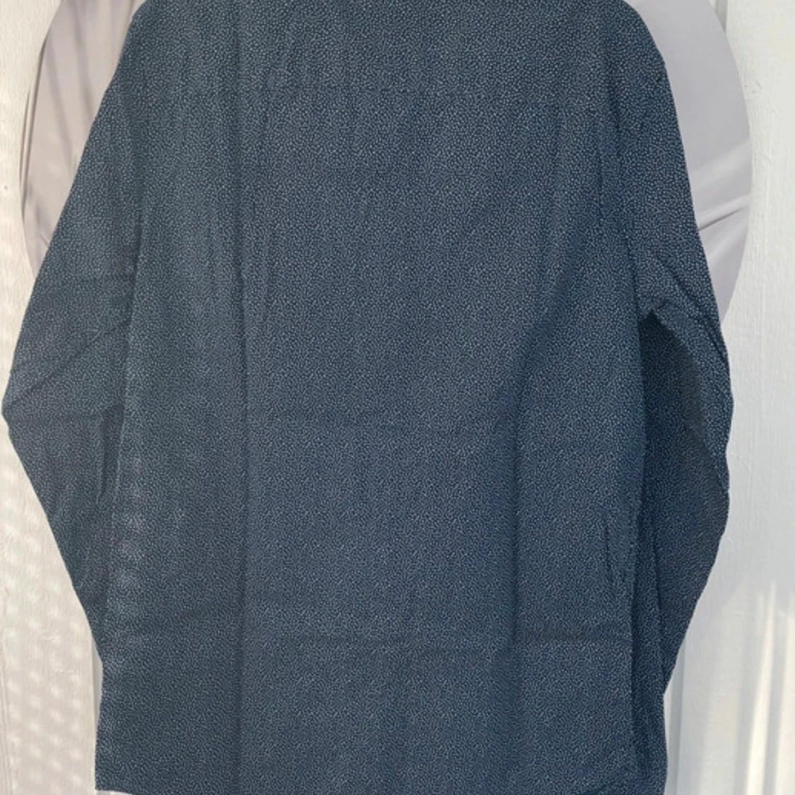 Mörkblå mönstrad skjorta - 2