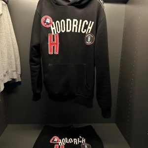 Hoodrich set - Säljer nu detta hoodrich set då jag inte använder det || skick: 8/10 || hör av dig vid frågor eller funderingar! ||