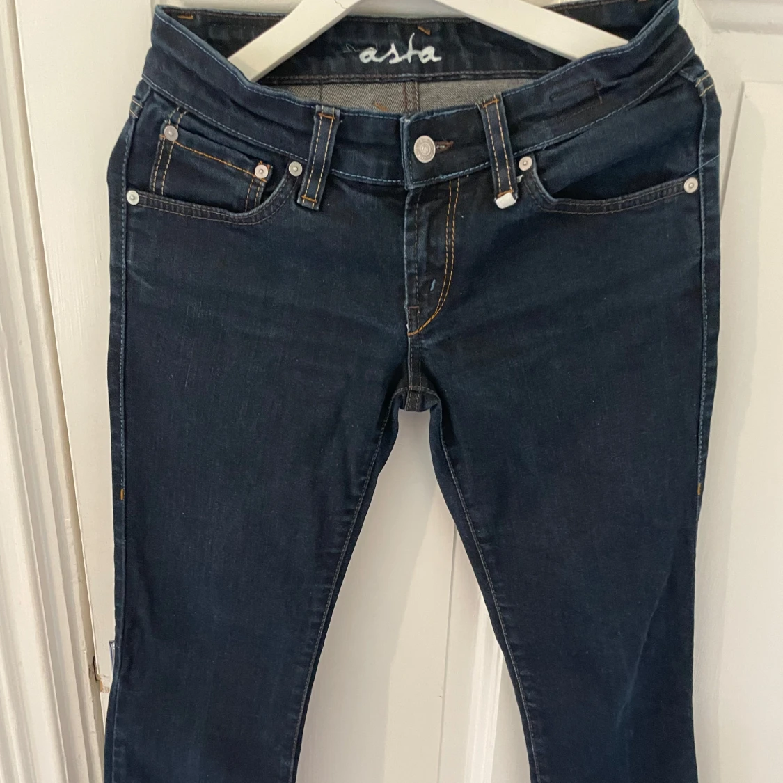 Mörkblå jeansbyxor  - 2