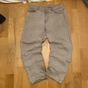 Baggy jeans gråa - Baggy jeans size M men passar S - L
