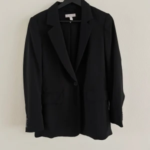 Blazer - Blazer i nytt skick, använd 1 gång.