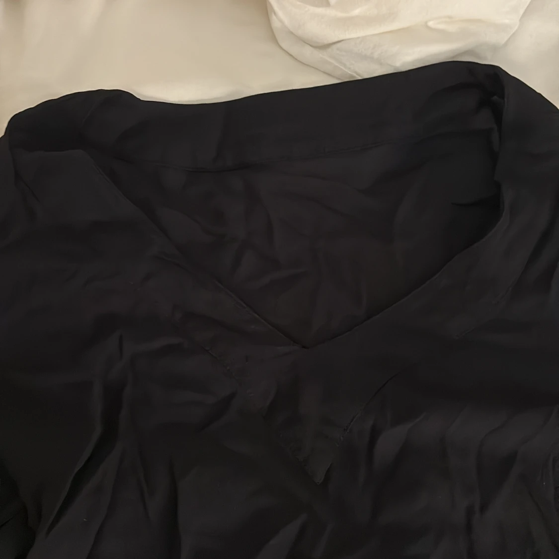 Svart v-ringad tröja från Zara Woman - 4