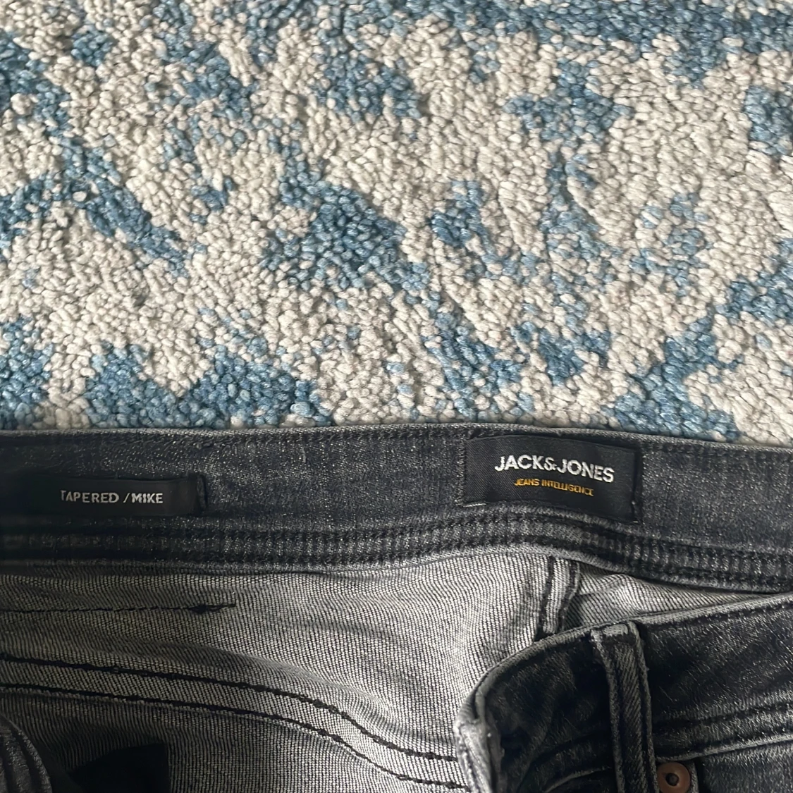 Grå tapered jeans Jack & Jones 31/32 - 2