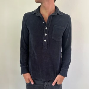 Nikben tröja  - En as schysst frotté tröja från nikben . Storlek S och modellen på bilden är ca 182 cm. Fint skick, köp för endast 399kr.  