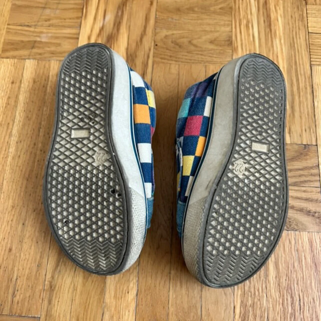 Färgglada rutiga sneakers från Minories - 1