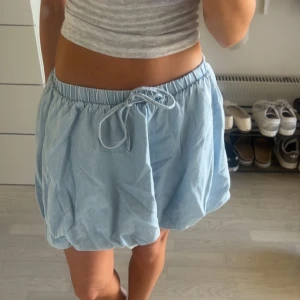 Ballongkjol  - Jättefin ballongkjol i jeans färg!!🤍🤍