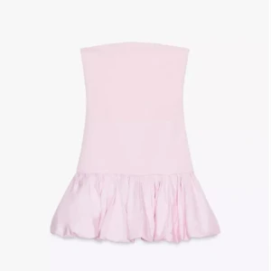Ljusrosa axelbandslös volangklänning - Supersöt ljusrosa kort klänning med axelbandslös design och volang nertill💗💗storlek S & med prislapp kvar!!!