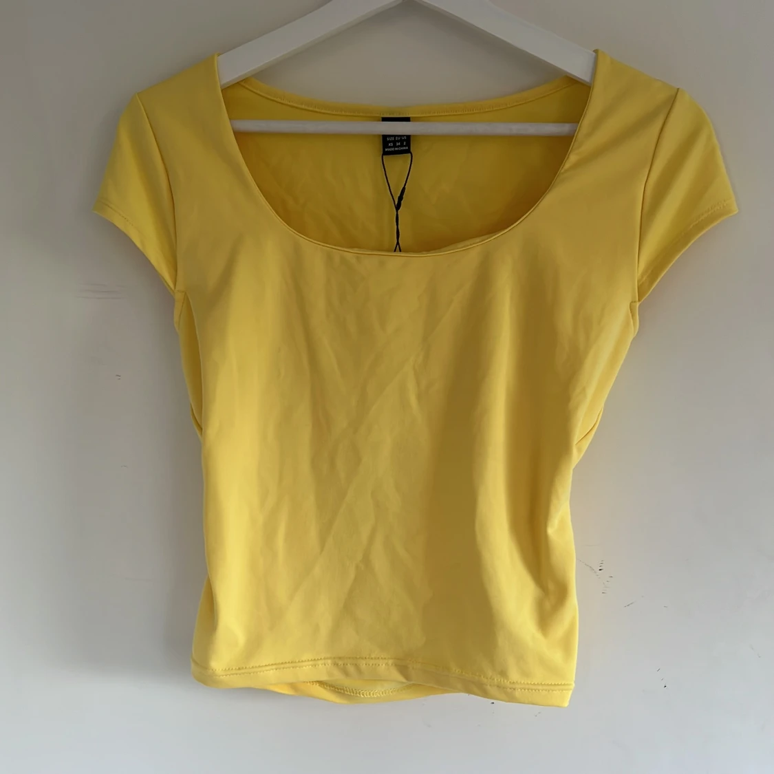 Gul topp från SHEIN - 1