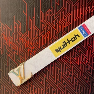 Vitt bälte - Stilrent bälte i storlek 115‼️SJUKT BRA DEAL I BION‼️ 