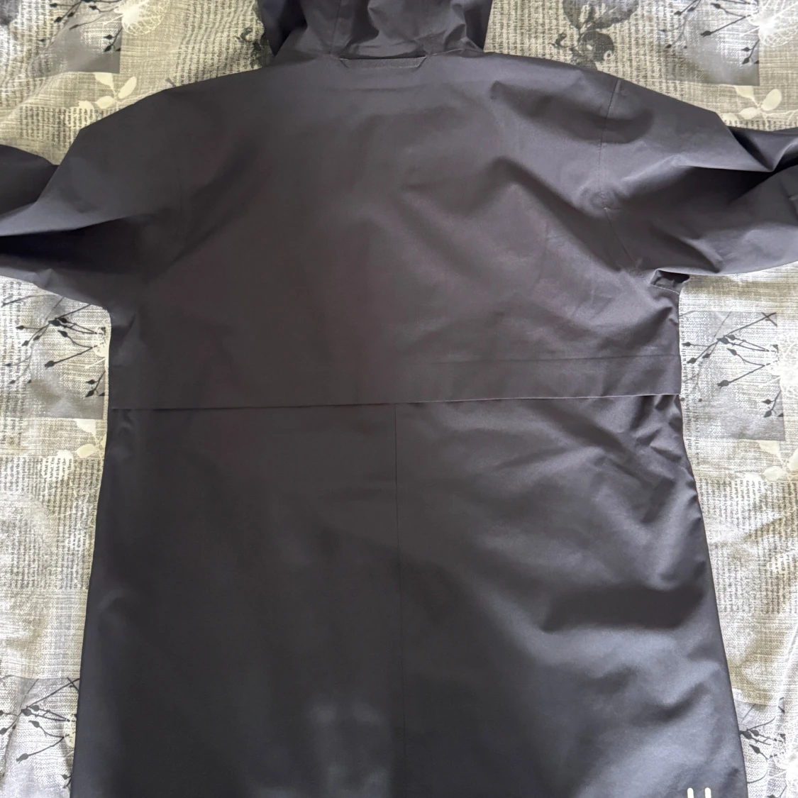 Svart regnjacka Haglöfs hellt ny - 1