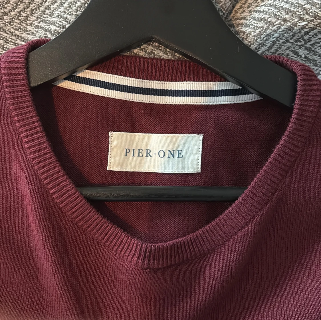 Vinröd tröja från Pier One - 2