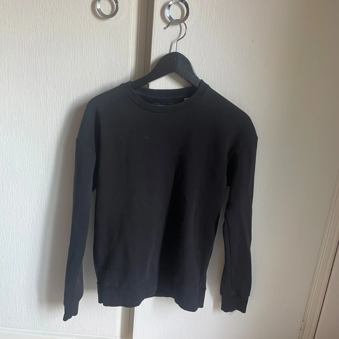 Svart basic sweatshirt