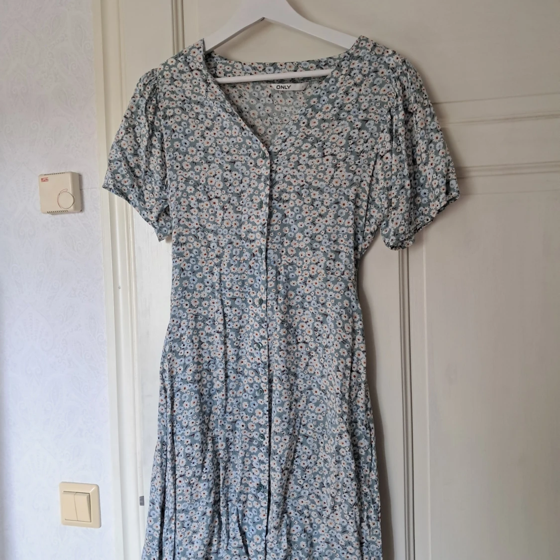 Blommig kortklänning från ONLY - 1