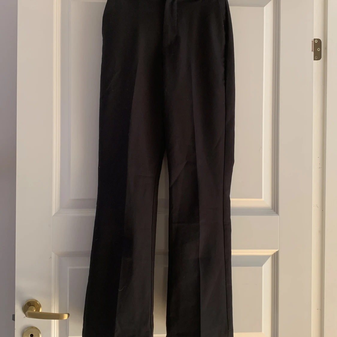Svarta kostymbyxor från BikBok
