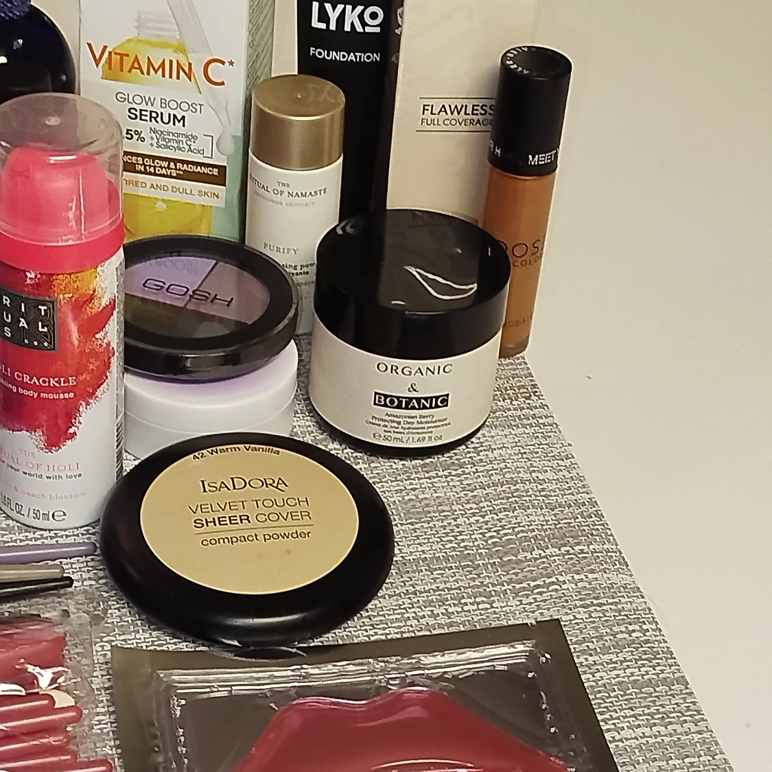 Stor samling av smink och skönhetsprodukter - 3