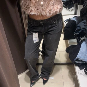 Jeans - Super snygga svart/gråa jeans!!! Endast använda en gång 