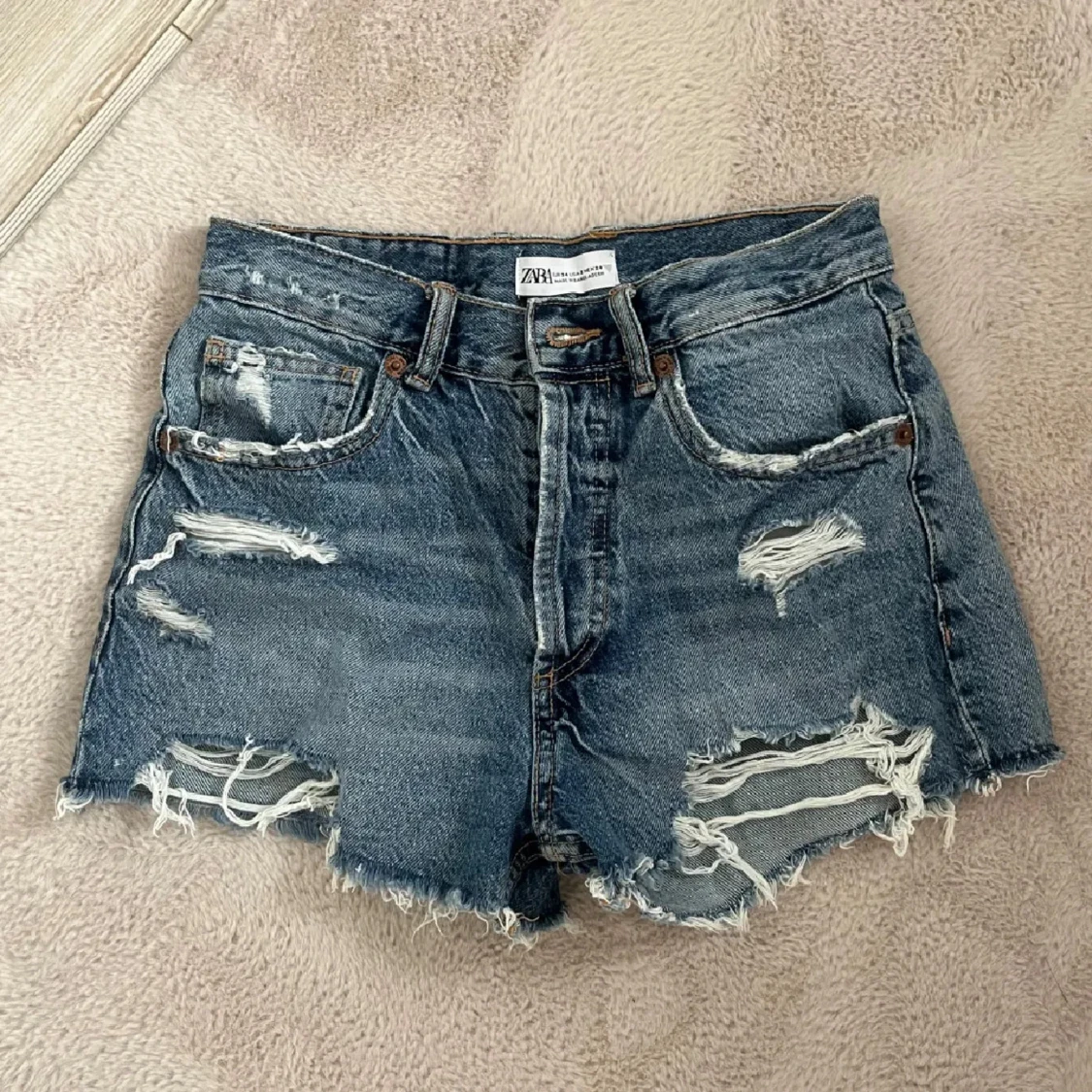 Blå jeansshorts från Zara