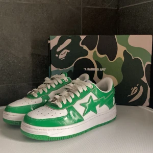 Bape sta  -  Secret ett par riktigt snygga babe skor har använts några gånger men skulle ändå säga mycket bra skick. St 40 kan byta också 