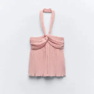 SÖKERTR!! Jag söker denna topp!!!! Storlek S eller M helst, går med L också tror jag! Pris till Max 300kr!