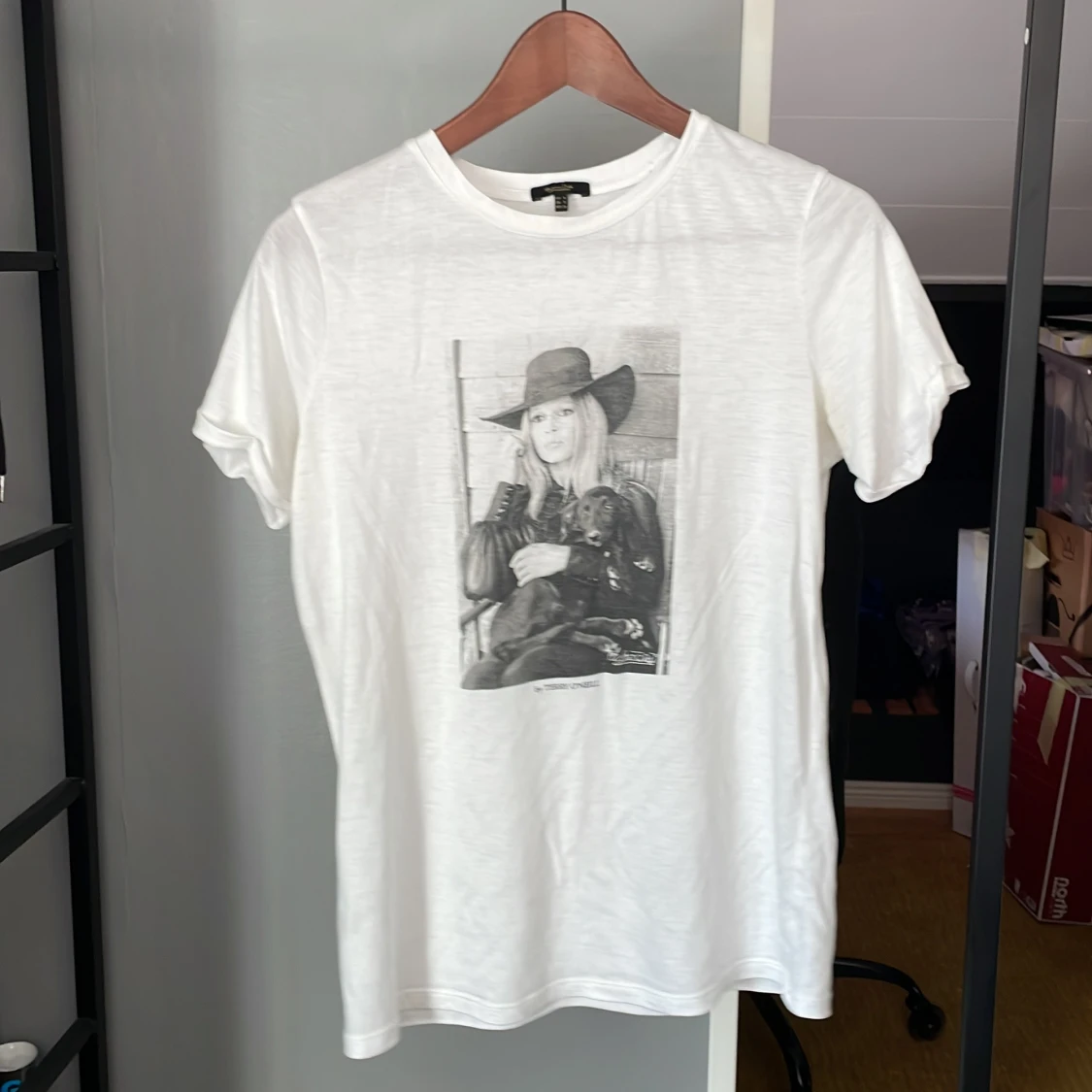 Vit t-shirt med tryck från Massimo Dutti
