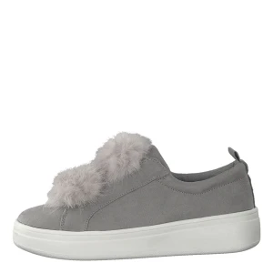 Grå sneakers med pälsdetalj - Säljer dessa Snygga grå sneakers med en unik pälsdetalj på ovansidan. Skorna är använda max 2 gånger men säljer tyvärr eftersom att dem är för små, skorna är i storlek 40 men skulle säga att dem passsr 38/39 köptes för 350 kr 