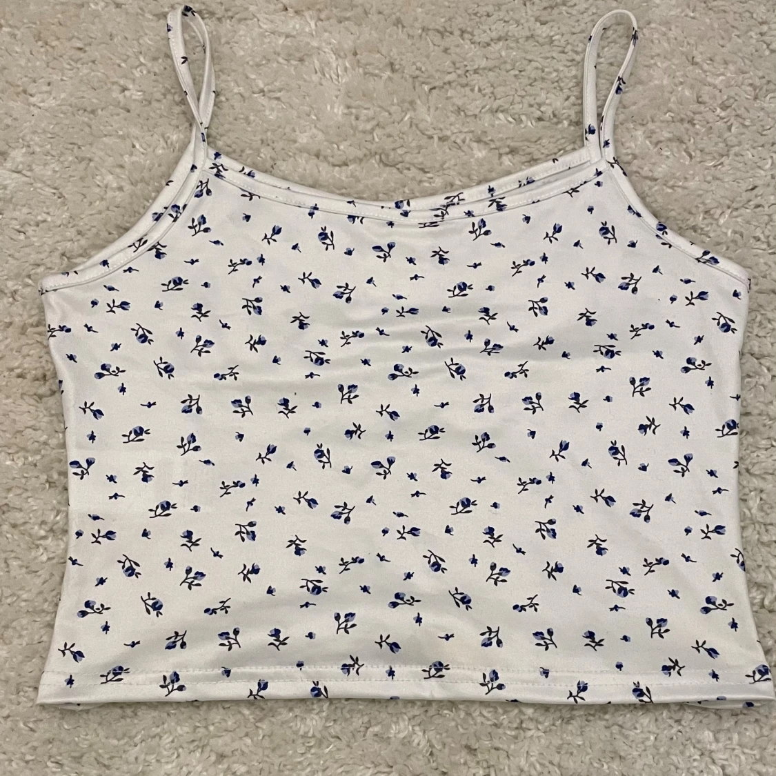 Vit blommig linnetopp  - 2