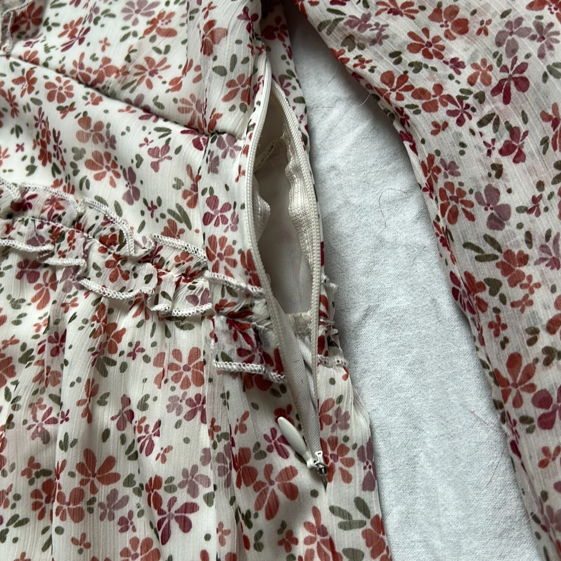 Blommig volangklänning från Vero Moda - 2