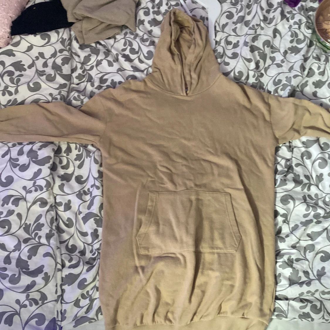 Beige hoodie med magficka
