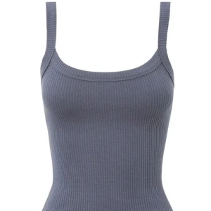 Blå  linnetopp från Ginatricot - Blå linnetopp från ginatricot som jag har köpt här på plick,användes ej så mycket ❤️Priset kan diskuteras! Köptes för 180kr