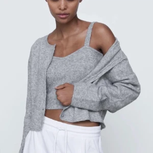 Grå kofta - Från Zara!! Superfin, aldrig använd