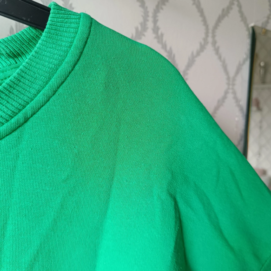 Grön sweatshirt från 157 - 2