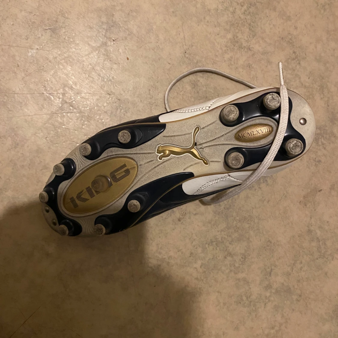 Puma King fotbollsskor i vitt och svart limited edition MCMLXVII - 2
