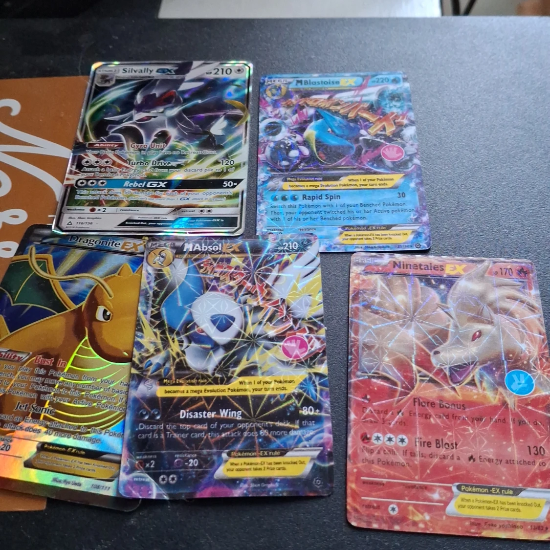 Pokémonkort - blandade holografiska och EX-kort