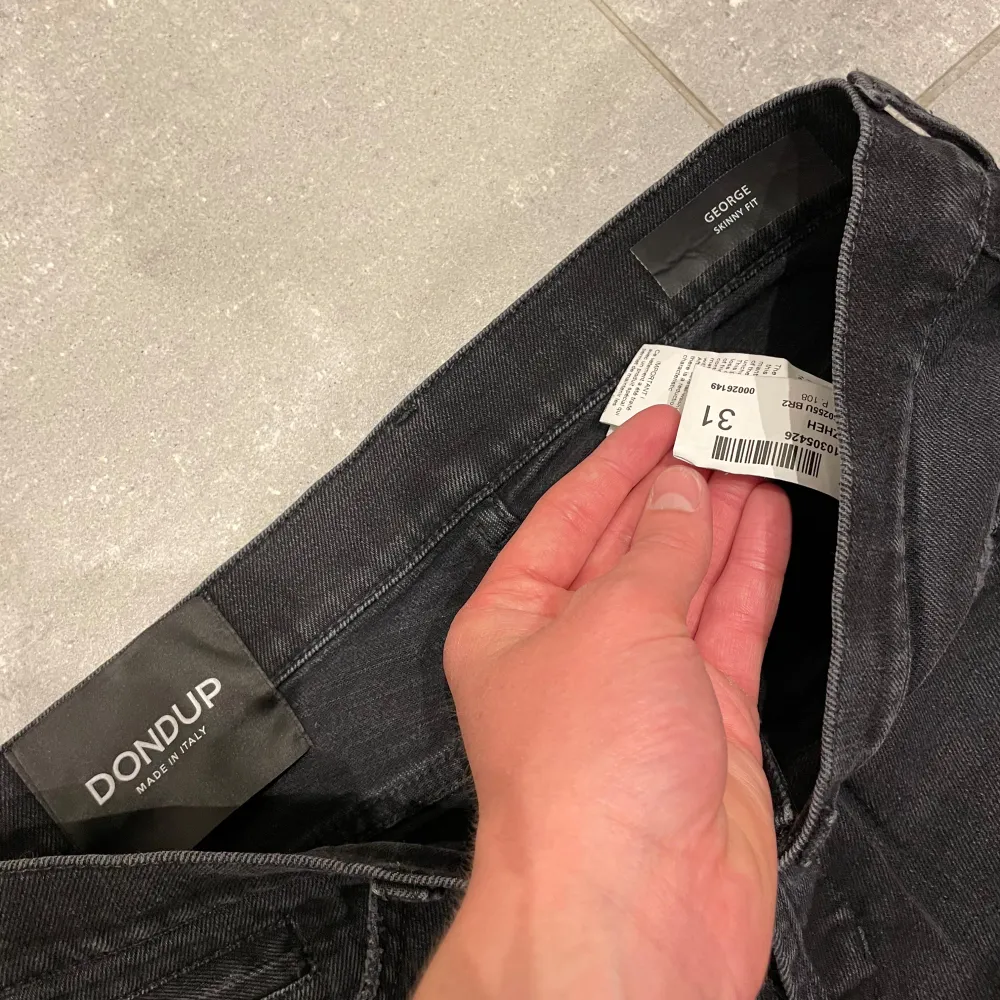 Dondup George Jeans, dondup taggen ingår ej utan är endast för bildens skull, skriv för fler bilder/frågor🙌🏼. Farkut & Housut.