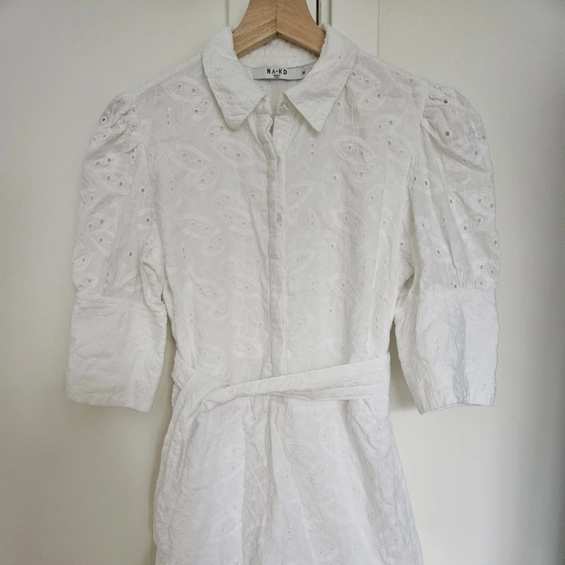 Vit klänning från NA-KD i storlek 36/xs/s - 1