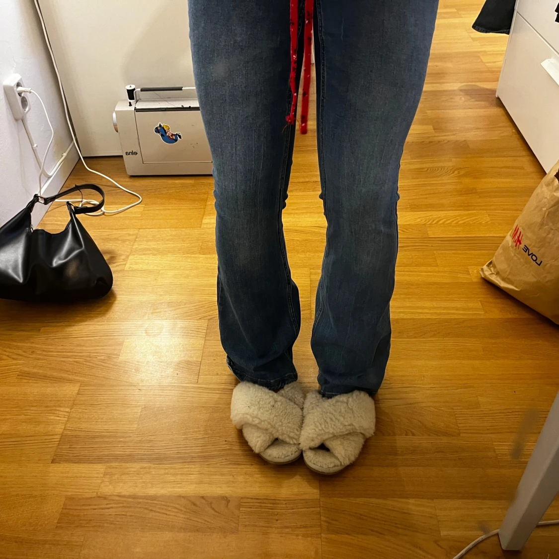 lågmidjade jeans - 2