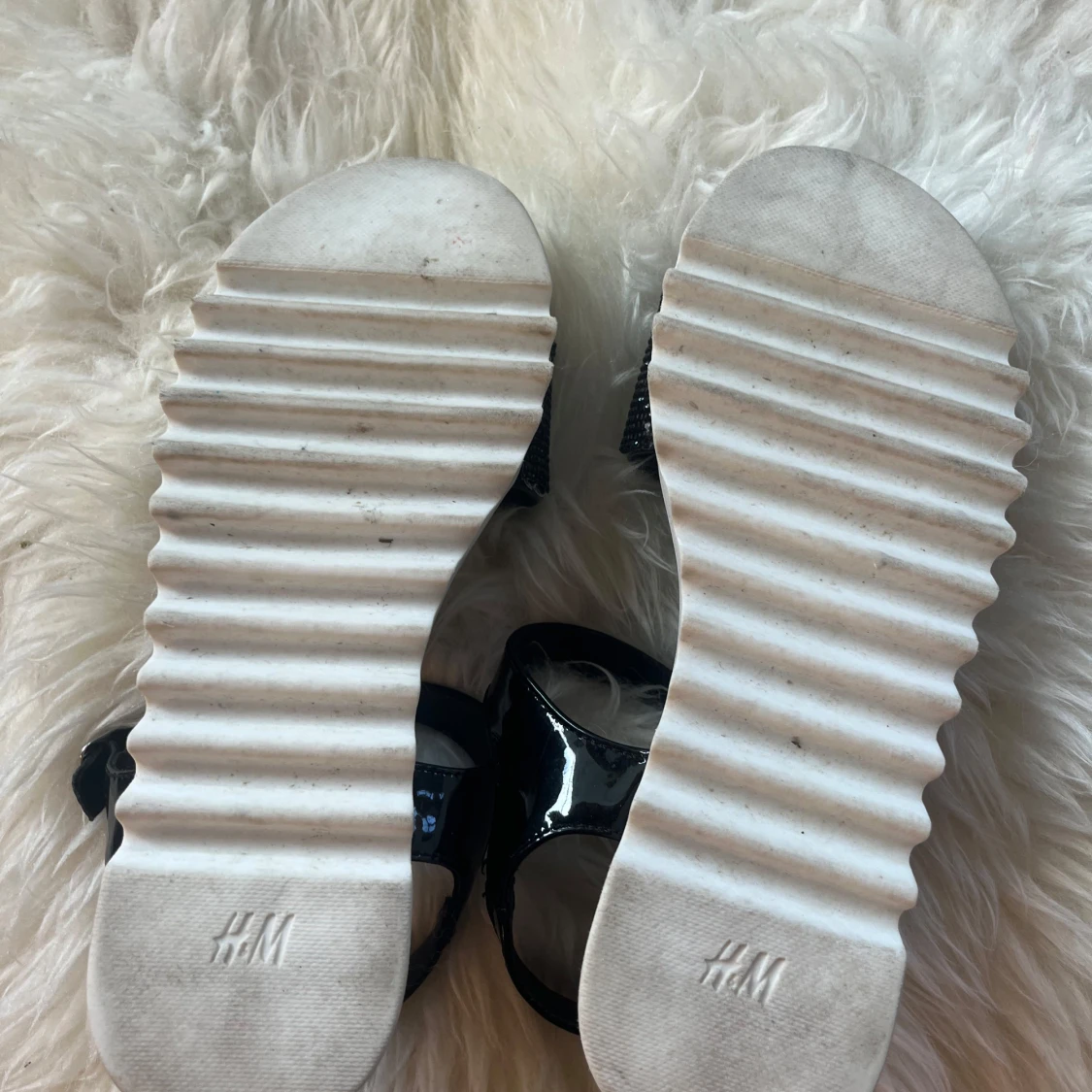 Svarta glittriga sandaler från H&M - 3