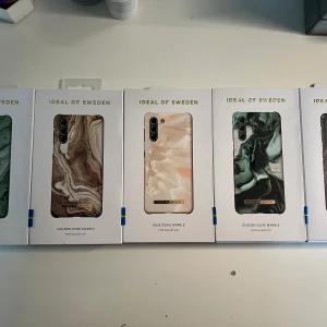 Ideal of Sweden skal Samsung S21 - Använda men okej skick vissa finare än andra! Kom med bud!!!