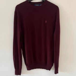 RALPH LAUREN MERINOULL TRÖJA - Ralph Lauren tröja i merinoull - Storlek M - Mycket fint skick - Deluxecloset