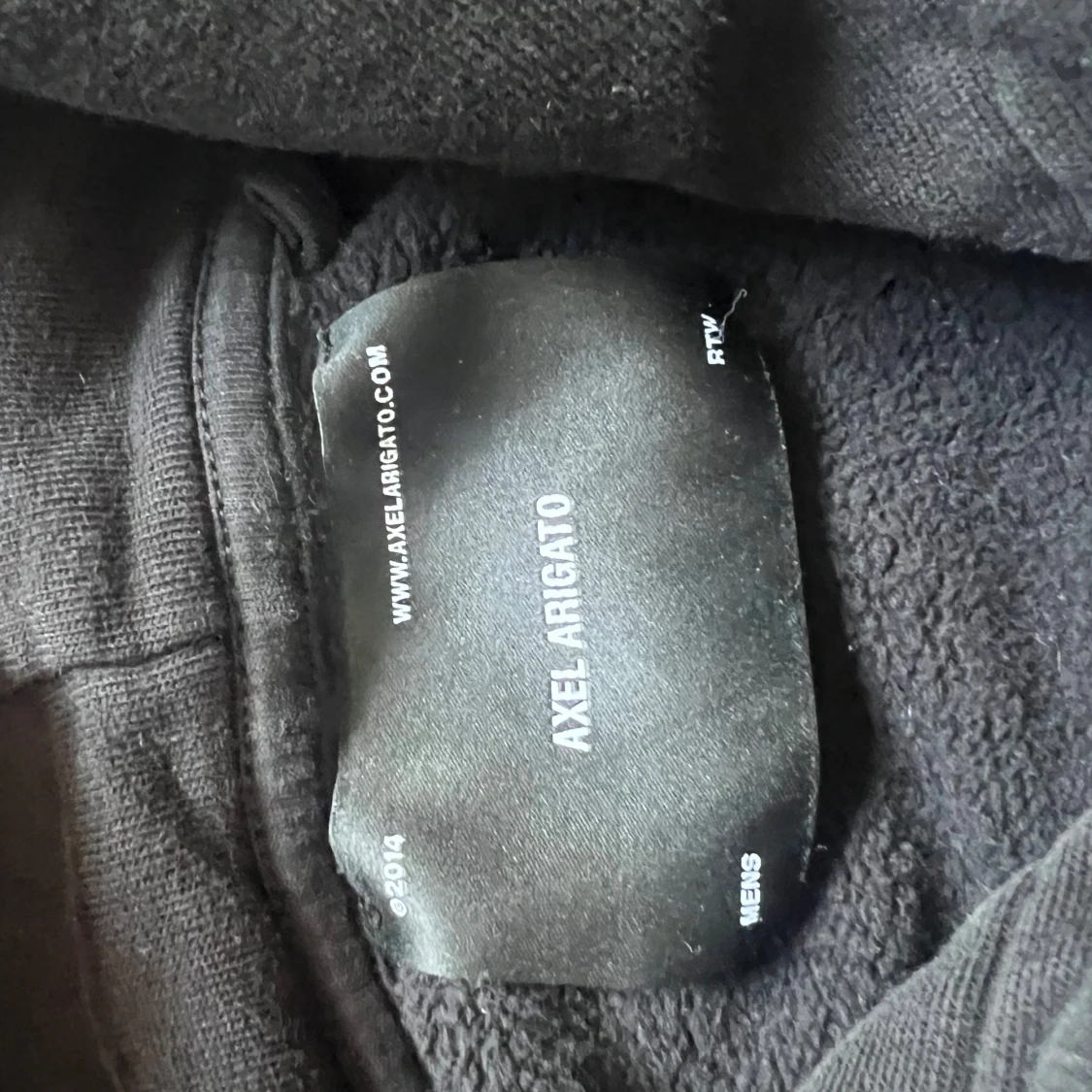 Svart hoodie Axel Arigato med tryck - 2