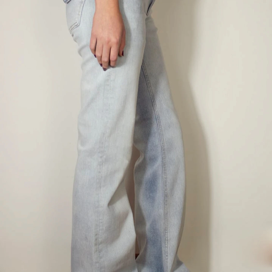 Slutsålda SUBDUED jeans Ljusblå, bootcut, low waist. Ordinarie pris: 900kr - 2