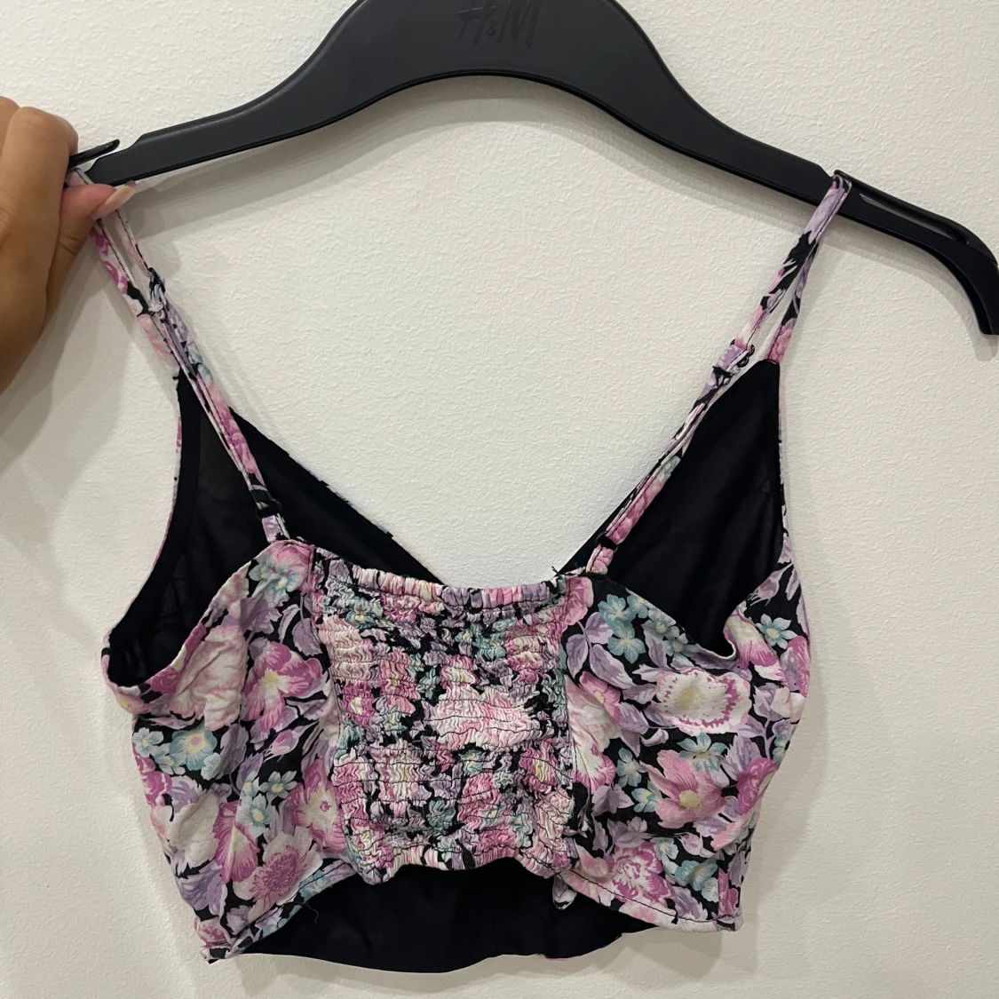 Blommig croppad linnetopp med snörning - 1