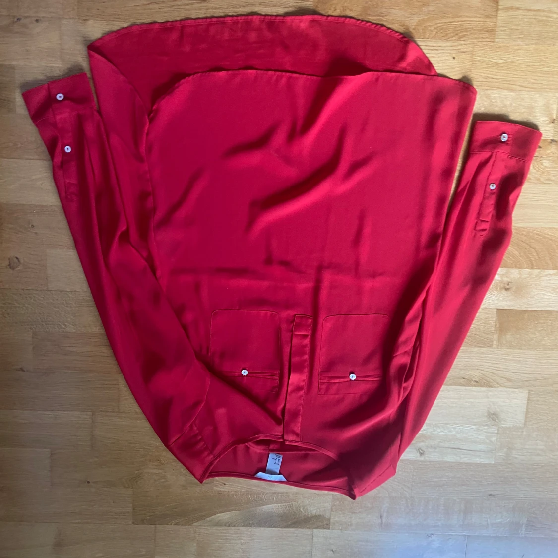 Svart och röd långärmad henley från H&M - 2