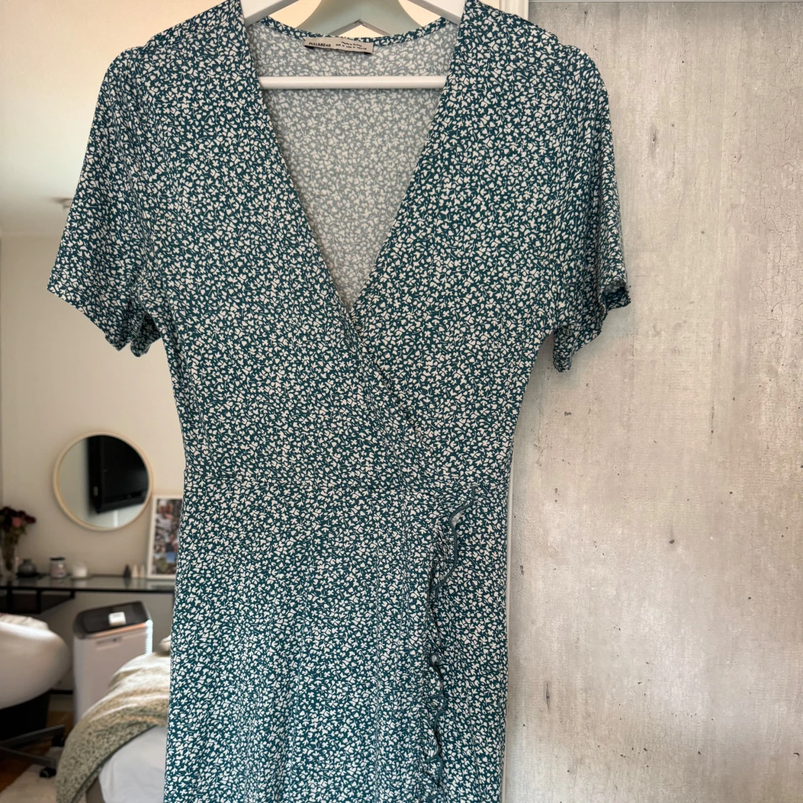 Blommig omlottklänning Pull&Bear - 1