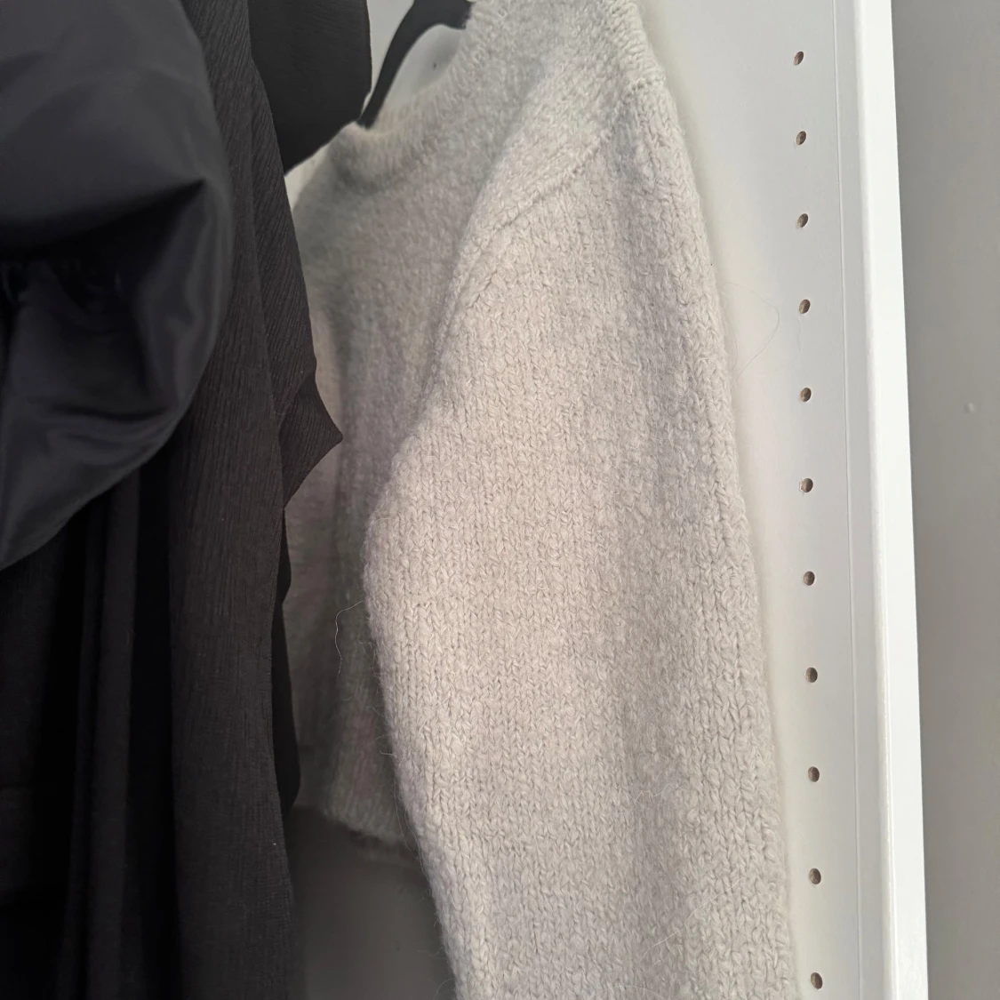 Beige stickad tröja från Zara