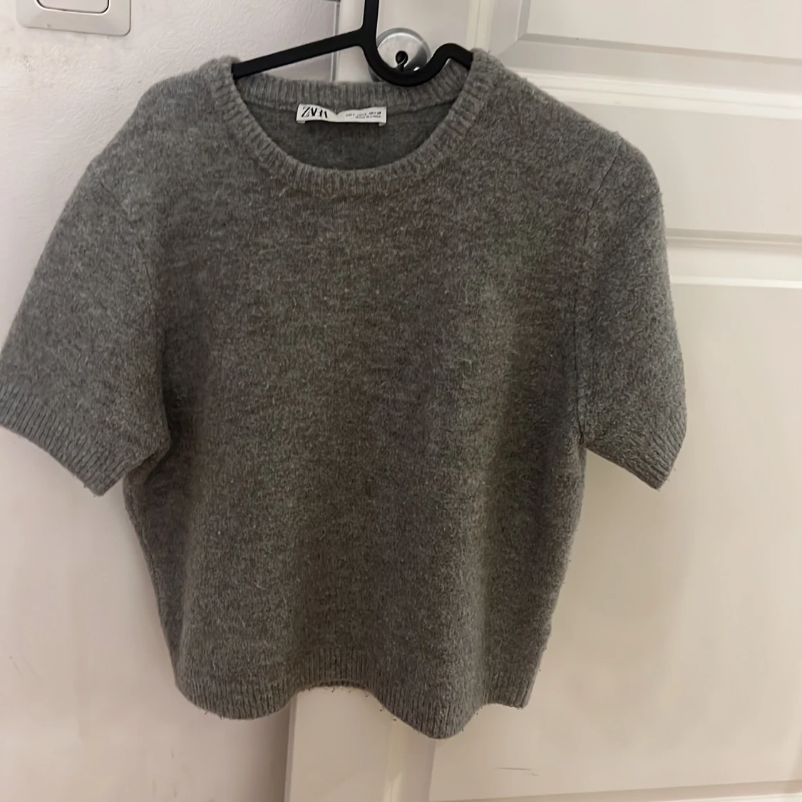 Grå stickad kortärmad tröja Zara - 1