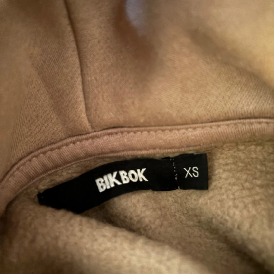 Beige hoodie från Bik Bok XS - 1