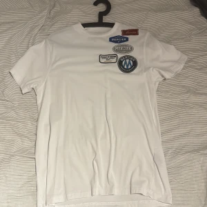 Vit t-shirt från Mercier - Vit t-shirt från Mercier i bomull säljer för ja aldrig använder den längre hör av er vid funderingar 