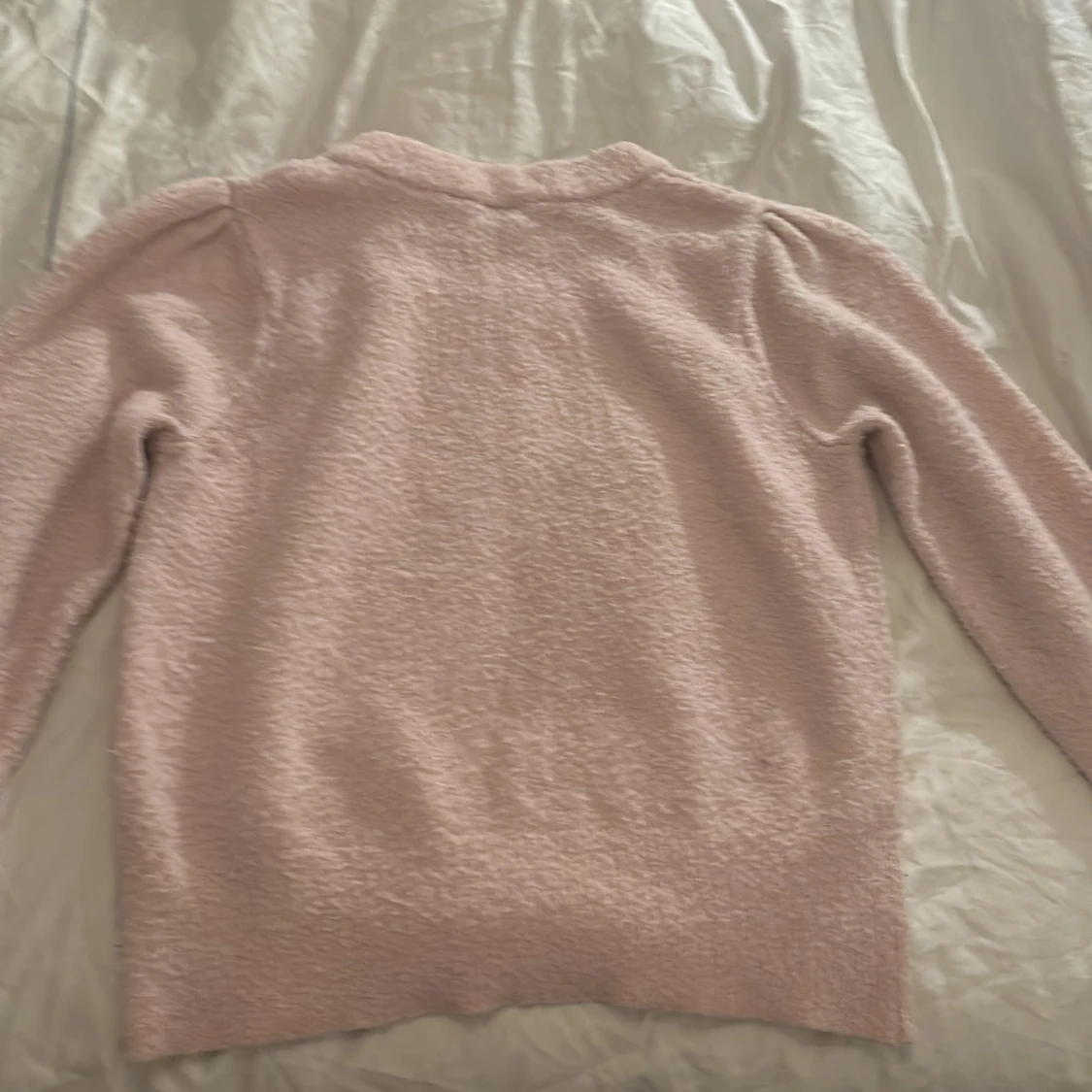 Ljusrosa stickad tröja med puffärm - 1