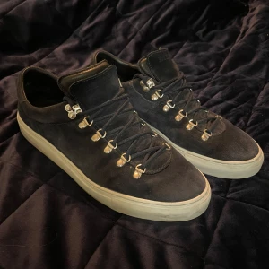 Diemme norostica skor blåa - Blåa Diemme skor. Snålt använt och är i bra skick. Kvitto, box, vita snören m.m kommer med. Nypris ligger på ca 4500kr. Skriv gärna vid frågor